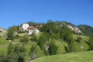 Südtirol Wandern in den Dolomiten - Dorf Lungiarü 2 - Sento Wanderreisen