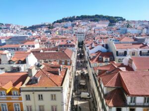 Wanderreise Portugal Atlantikweg Lissabon Gassen - Sento Wanderreisen