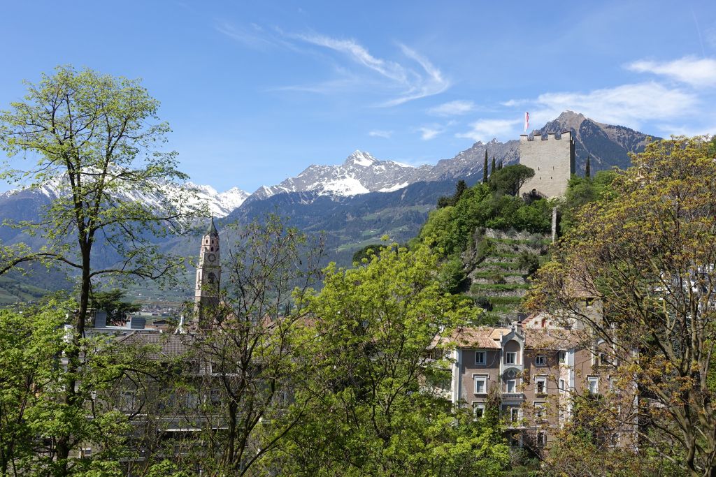Südtirol Meran Frühling Pulverturm - Sento Wanderreisen