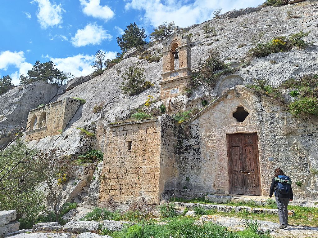 Wandern Italien Basilikata Felsenkirche - Sento Wanderreisen
