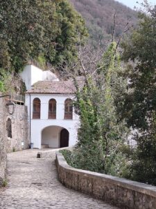 Wandern Italien Basilikata Kloster Monticchio-Seen - Sento Wanderreisen