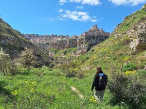 Wandern Italien Basilikata Matera Gravina von unten - Sento Wanderreisen