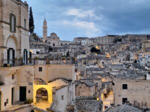 Wandern Italien Basilikata Matera mit Beleuchtung - Sento Wanderreisen