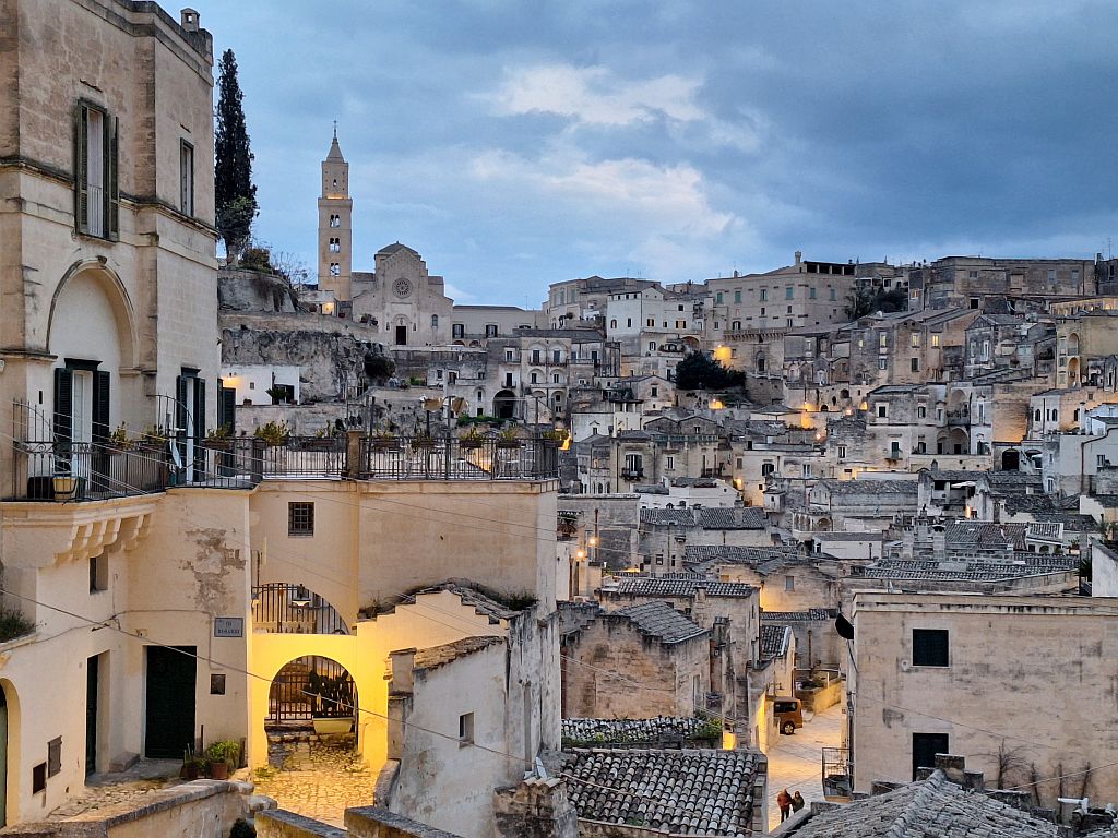 Wandern Italien Basilikata Matera mit Beleuchtung - Sento Wanderreisen