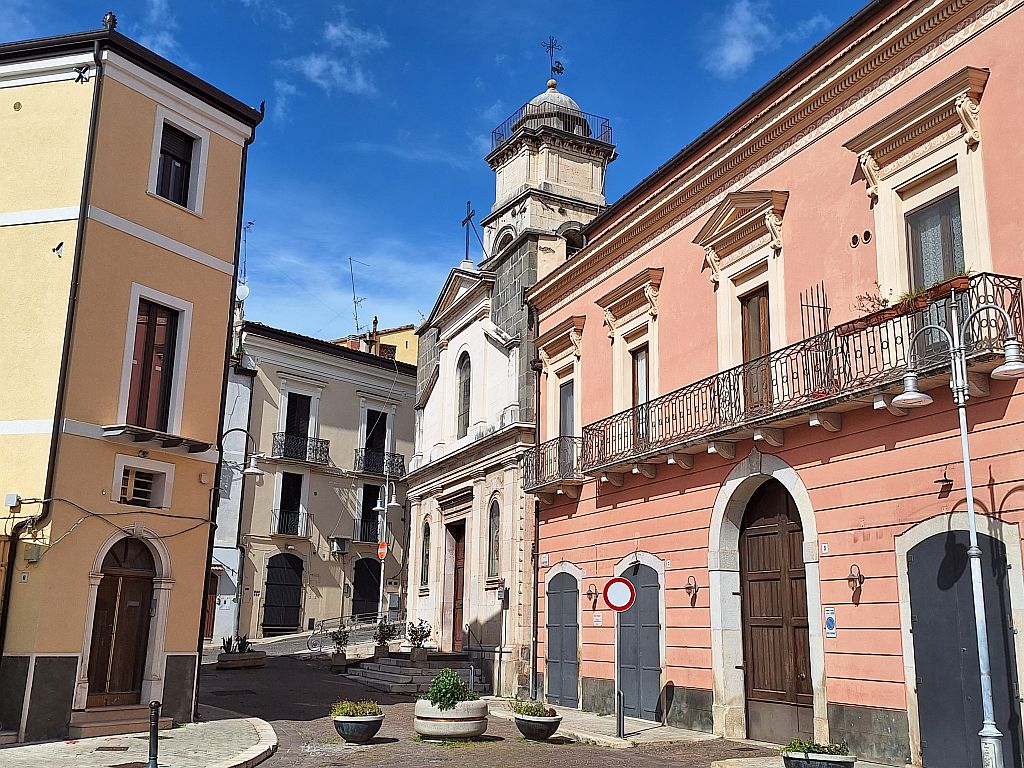 Wandern Italien Basilikata Melfi Häuser - Sento Wanderreisen