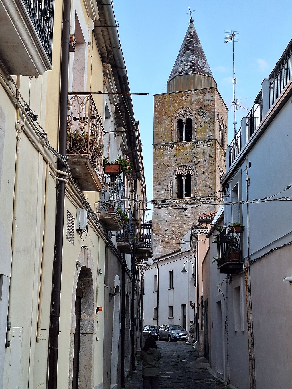 Wandern Italien Basilikata Melfi Kirchturm - Sento Wanderreisen