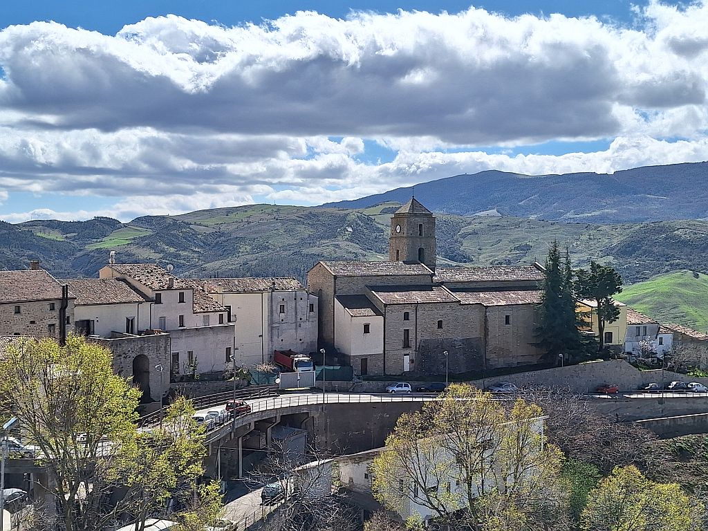 Wandern Italien Basilikata Pietrapertosa Kirche - Sento Wanderreisen