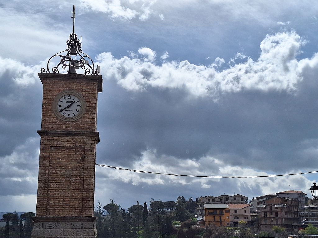 Wandern Italien Basilikata Rapolla Kirchturm - Sento Wanderreisen