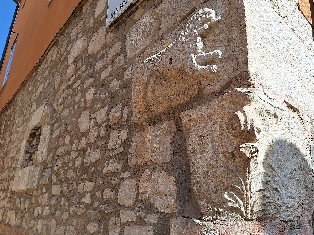 Wandern Italien Basilikata Venosa Hauswand- Sento Wanderreisen
