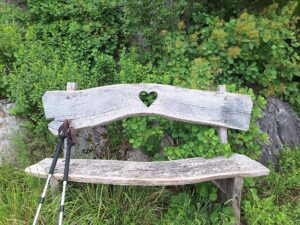Wandern Slowenien Karst Bank am Weg - Sento Wanderreisen
