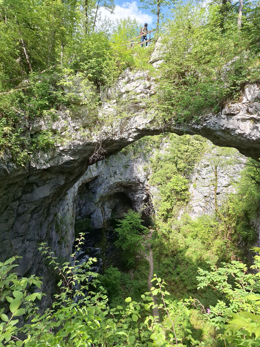 Wandern Slowenien Karst Rakov Natursteinbrücke - Sento Wanderreisen