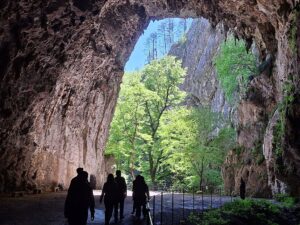 Wandern Slowenien Karst Skocjan Höhle Ausgang - Sento Wanderreisen