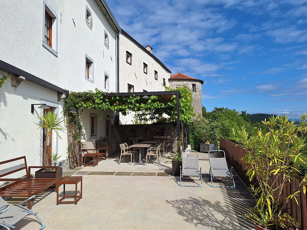 Wandern Slowenien Karst Stanjel Odlicna Terrasse - Sento Wanderreisen