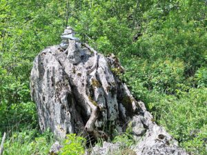 Wandern Slowenien Karst Steine Wanderweg - Sento Wanderreisen