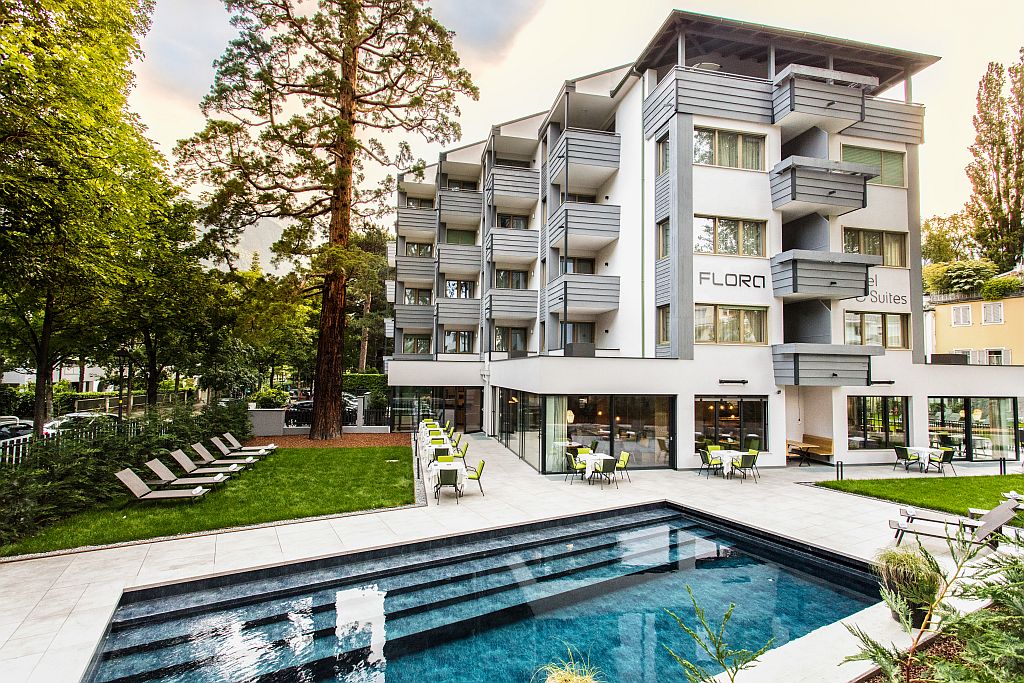 Hotel_Flora_Merano_Aussen_Fassade_Abend_BeatricePilotto_3T1A3495