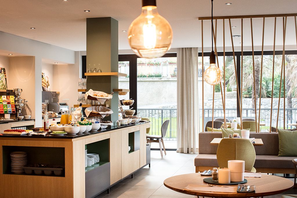 Hotel_Flora_Merano_Restaurant_Breakfast_Buffet_Fruehstueck_Essen_BeatricePilotto_3T1A3565