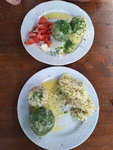 Südtirol Meran Knödel kochen 2 - Copyright Lechnerhof Schenna