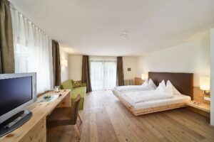 Südtirol Ultental Winterreise Hotelzimmer - Copyright Hotel Rainer St.Walburg