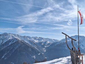 Südtirol Ultental Winterreise Schwemmalm Hütte Fahne - Sento Wanderreisen