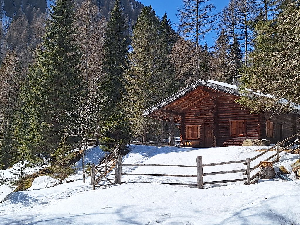 Südtirol Ultental Winterreise Weg zur Steinrastalm 1 - Sento Wanderreisen