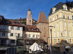 Südtirol Meran Winter Stadttor - Sento Wanderreisen