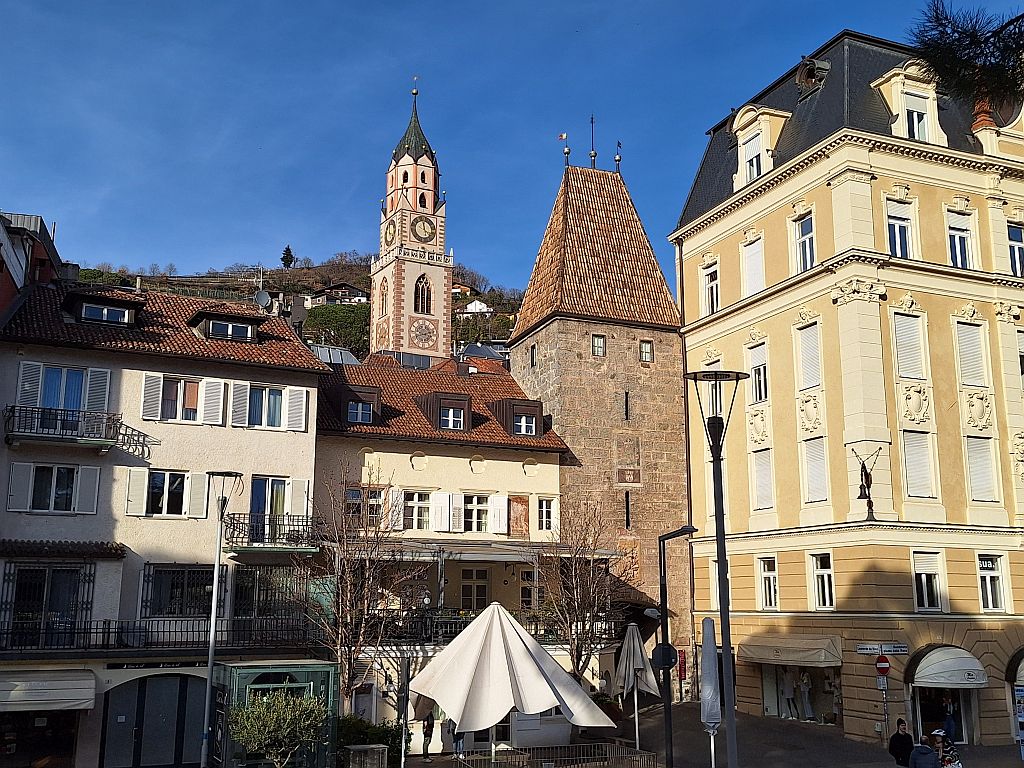 Südtirol Meran Winter Stadttor - Sento Wanderreisen