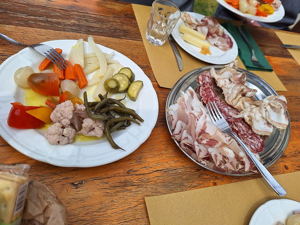 Wandern Italien Friaul Agriturismo Zarnic Antipasti - Sento Wanderreisen