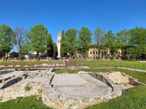 Wandern Italien Friaul Aquileia Dom Ausgrabungen - Sento Wanderreisen