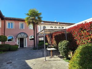 Wandern Italien Friaul Hotel Ai Dogi Eingang - Sento Wanderreisen