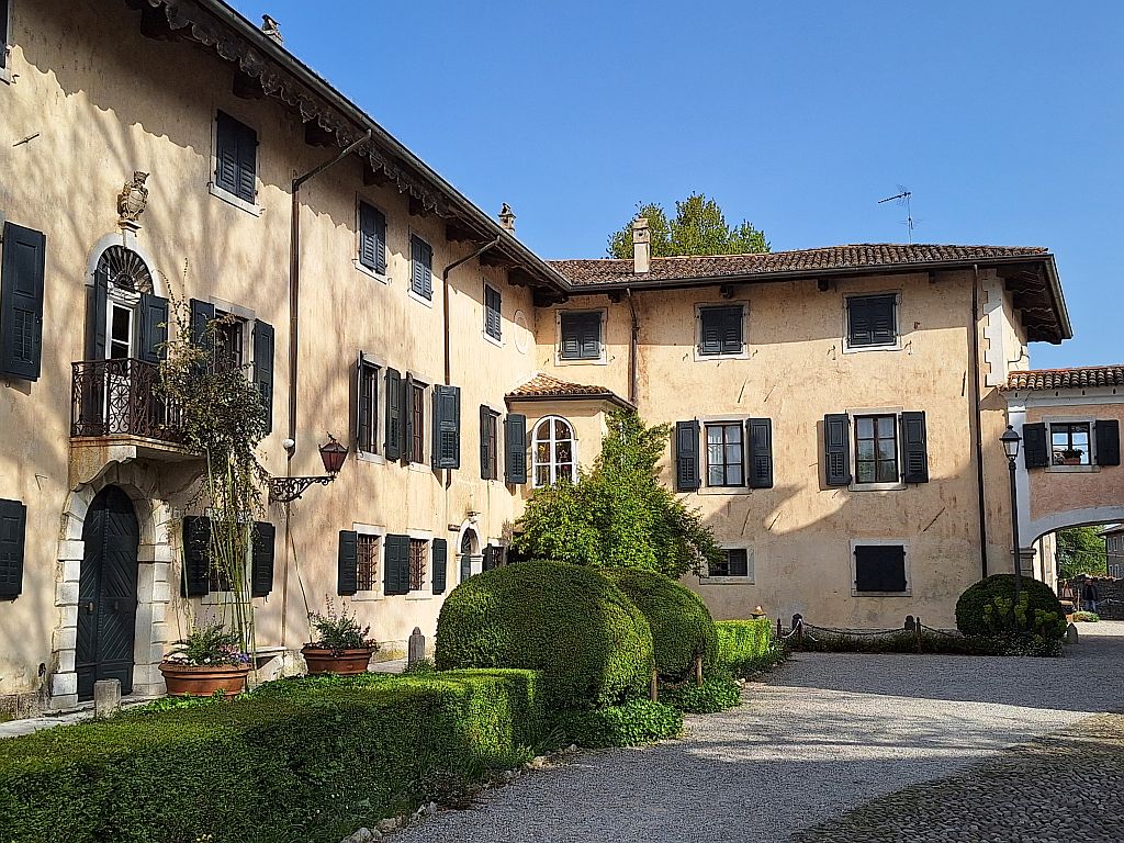 Wandern Italien Friaul Strassoldo Schloss - Sento Wanderreisen
